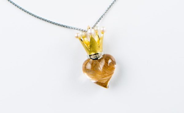 queen of hearts pendant