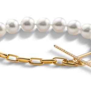 Pearl bracelet with diamond toggle