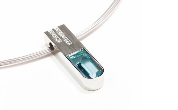Aquamarine Pendant with Diamonds
